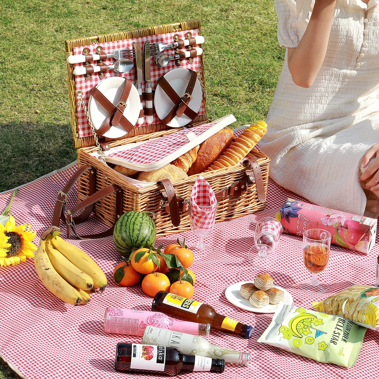 HYBDAMAI Picnic Basket for 4 Persons with Waterproof Picnic Blanket and Insulated Cooler, Large Wicker Picnic Basket for Camping, Outdoors, Valentine's Day, Christmas, Birthday, Wedding Gift