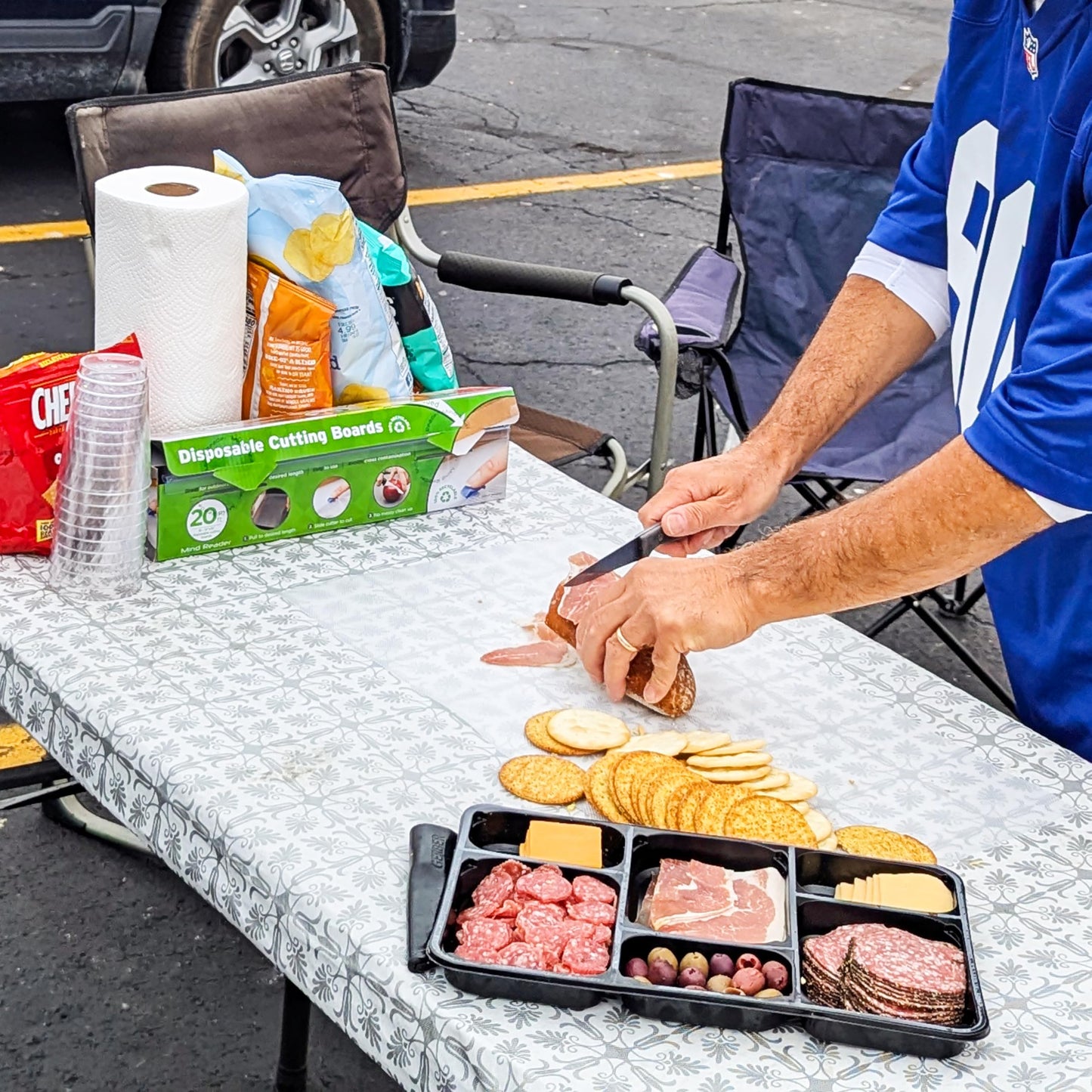 Mind Reader E-Z Board Disposable Plastic Cutting Board, 20 Square Feet, Easy Clean-Up and Convenient Use, Ideal for Camping, Hunting, Boating, and For People With Food Allergies, Clear