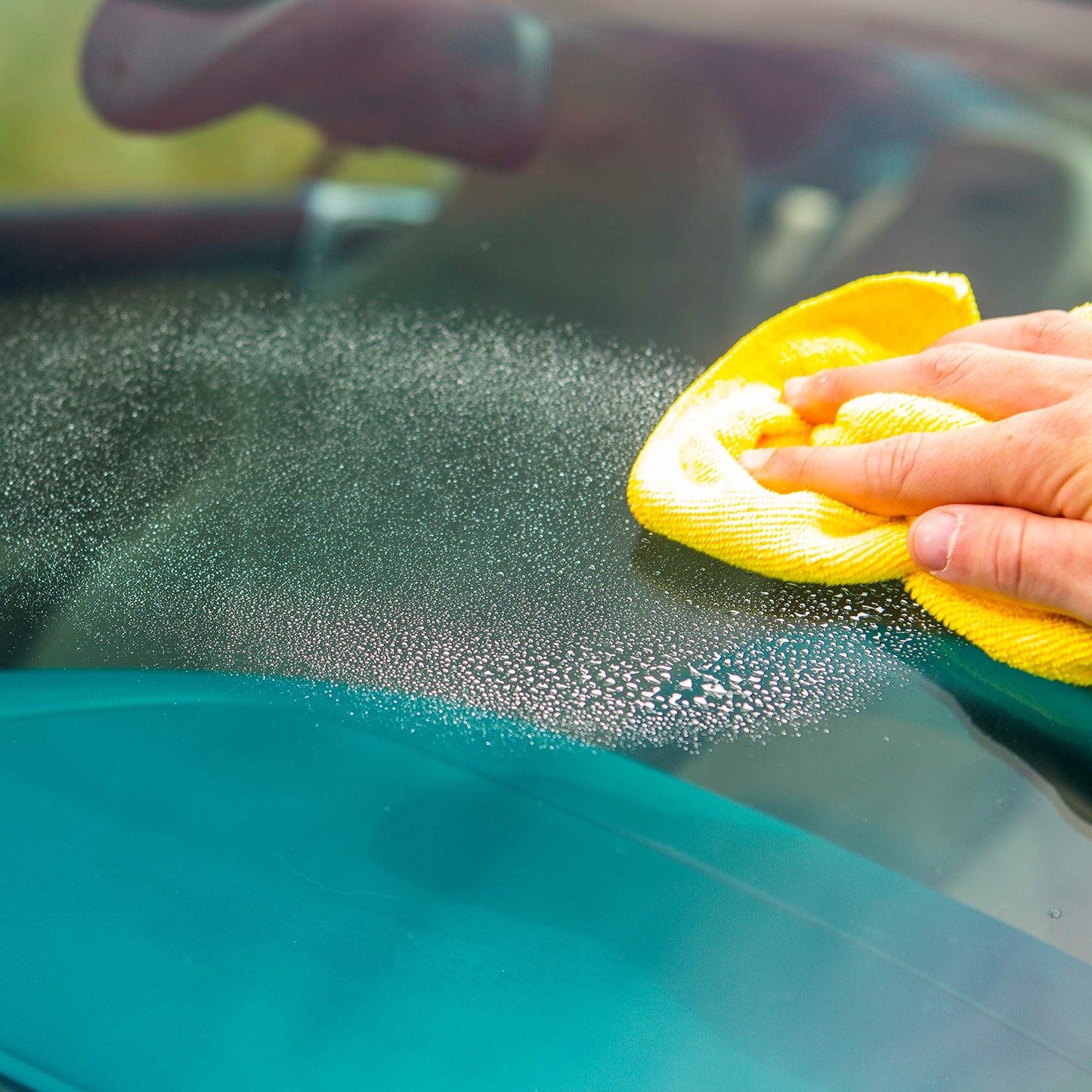 Invisible Glass 91163 Premium Glass and Window Cleaner for Auto and Home Cleans Glass, Windows, Windshields, Navigation Screens, and More, Streak-Free, Ammonia-Free, Tint-Safe, 15 Oz, Pack of 1