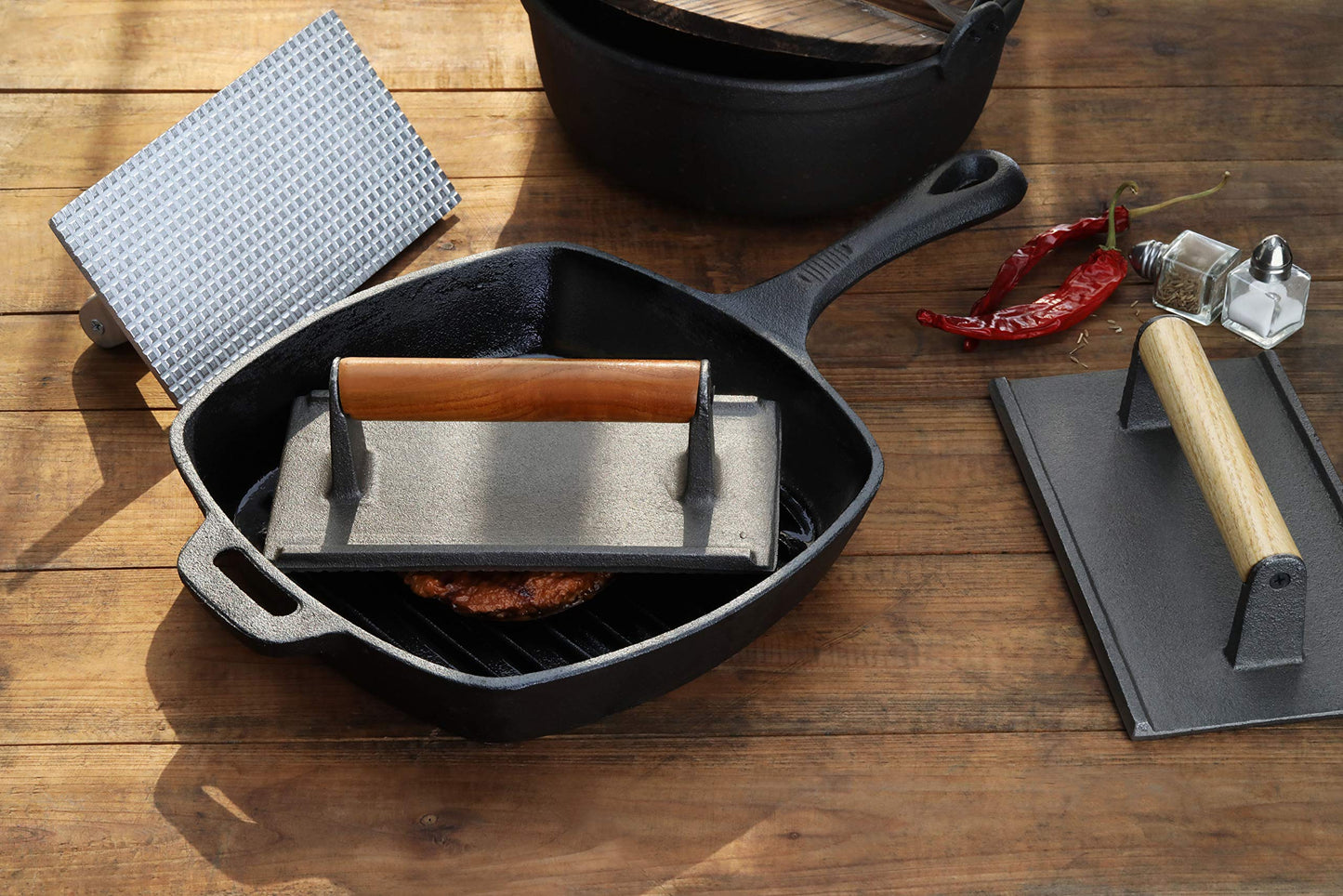 New Star Food Service 36411 Commercial Grade Aluminum Steak Weight/Bacon Press, 8.25 by 4.25-Inch