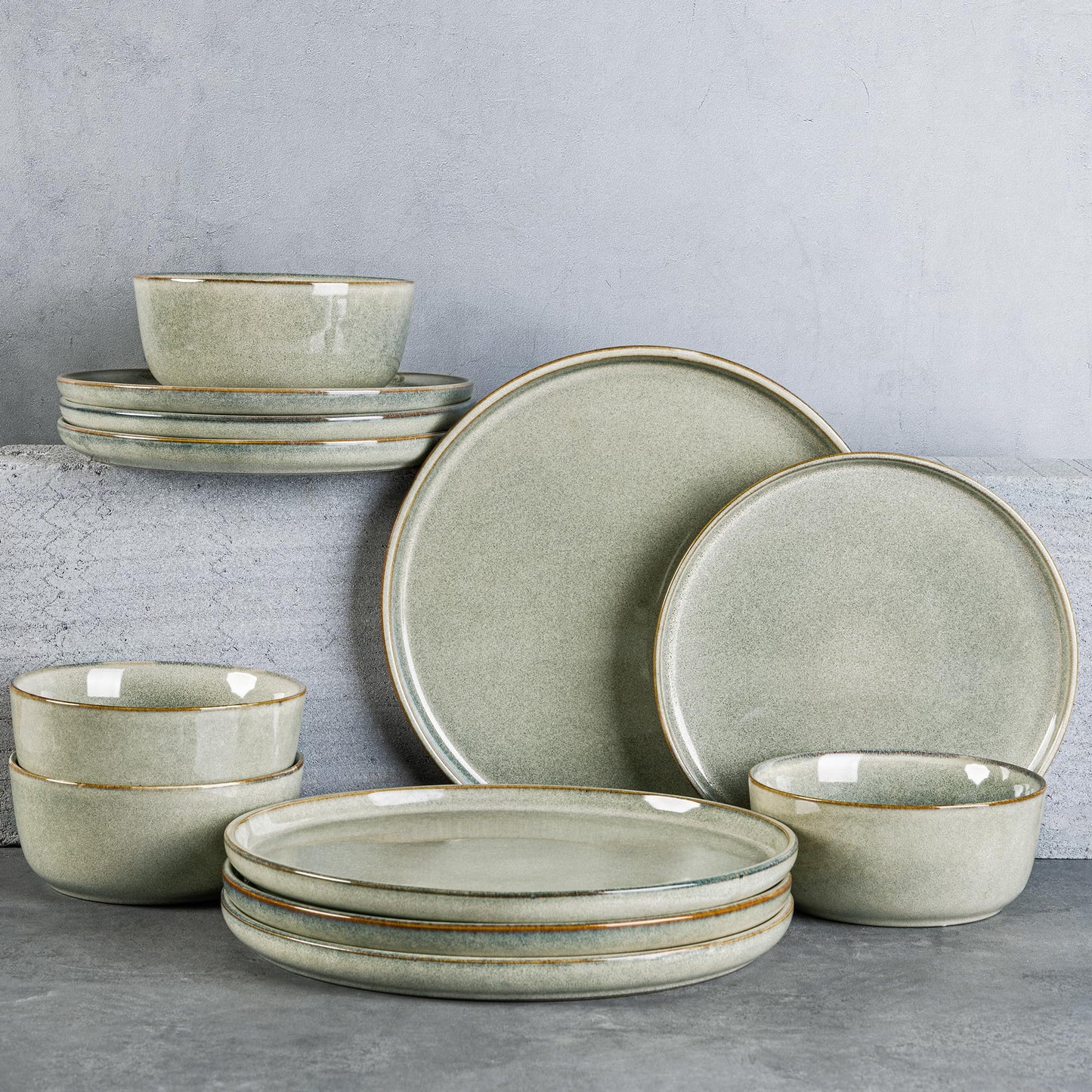 AmorArc Ceramic Dinnerware Sets,Round Reactive Glaze Stoneware Plates and Bowls Set,Highly Scratch Resistant | Dishwasher & Microwave Safe Dishes,Service for 6 (18pc)