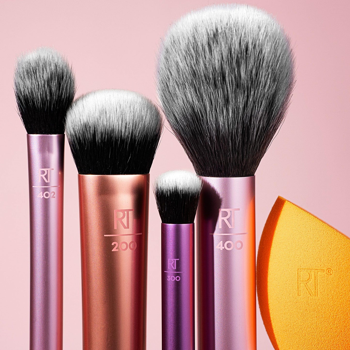 Real Techniques 5 Piece Everyday Essentials Makeup Brush Set, Includes 4 Brushes & Makeup Sponge, For Foundation, Blush, Bronzer, Contour, Eyeshadow, & Powder, Travel Gift Set, Cruelty-Free & Vegan