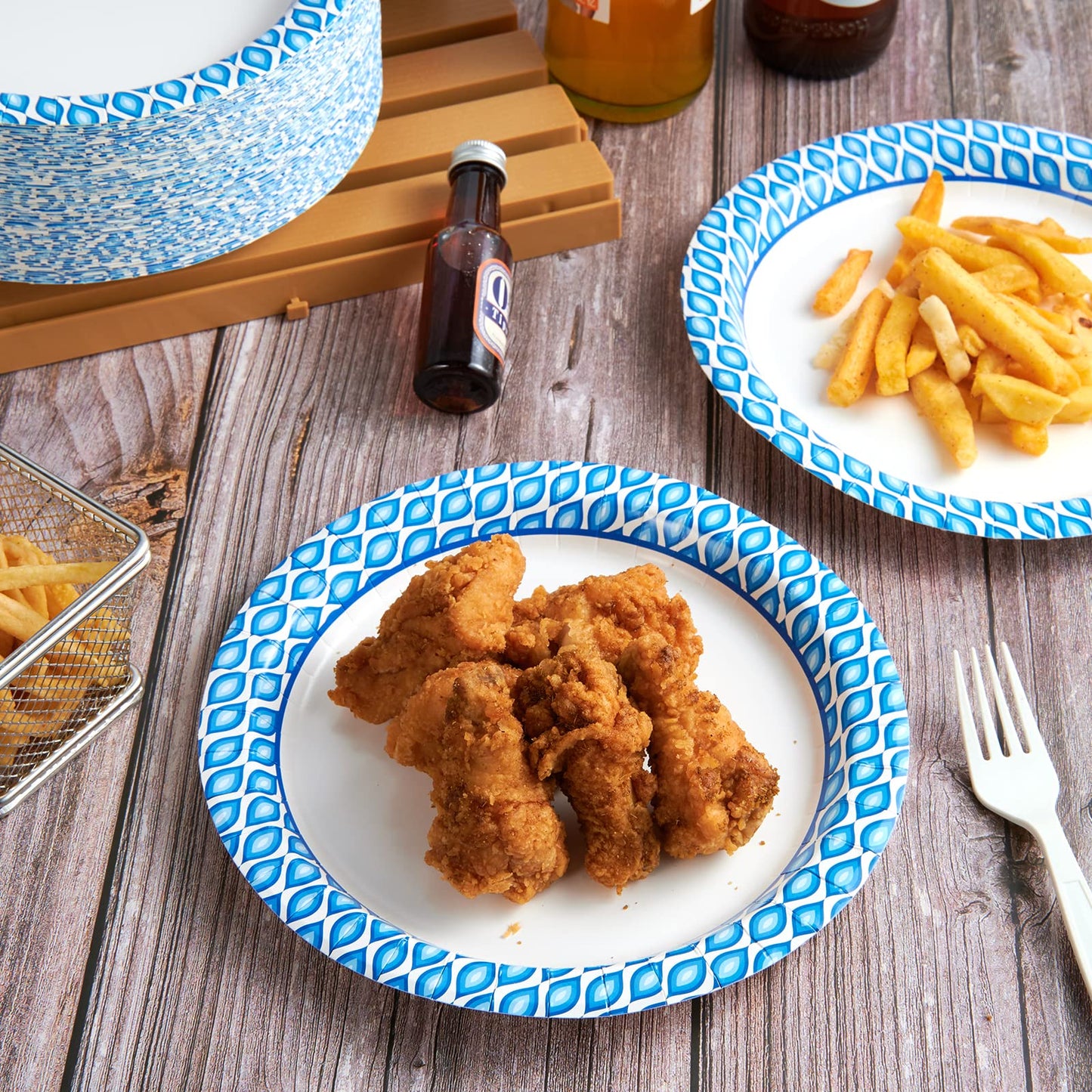 MUCHII 8.375 Inch Disposable Paper Plates, 300 Count Soak and Cut Proof Printed Paper Plates for Daily Use, Holiday for Family Gatherings, Parties, Picnic