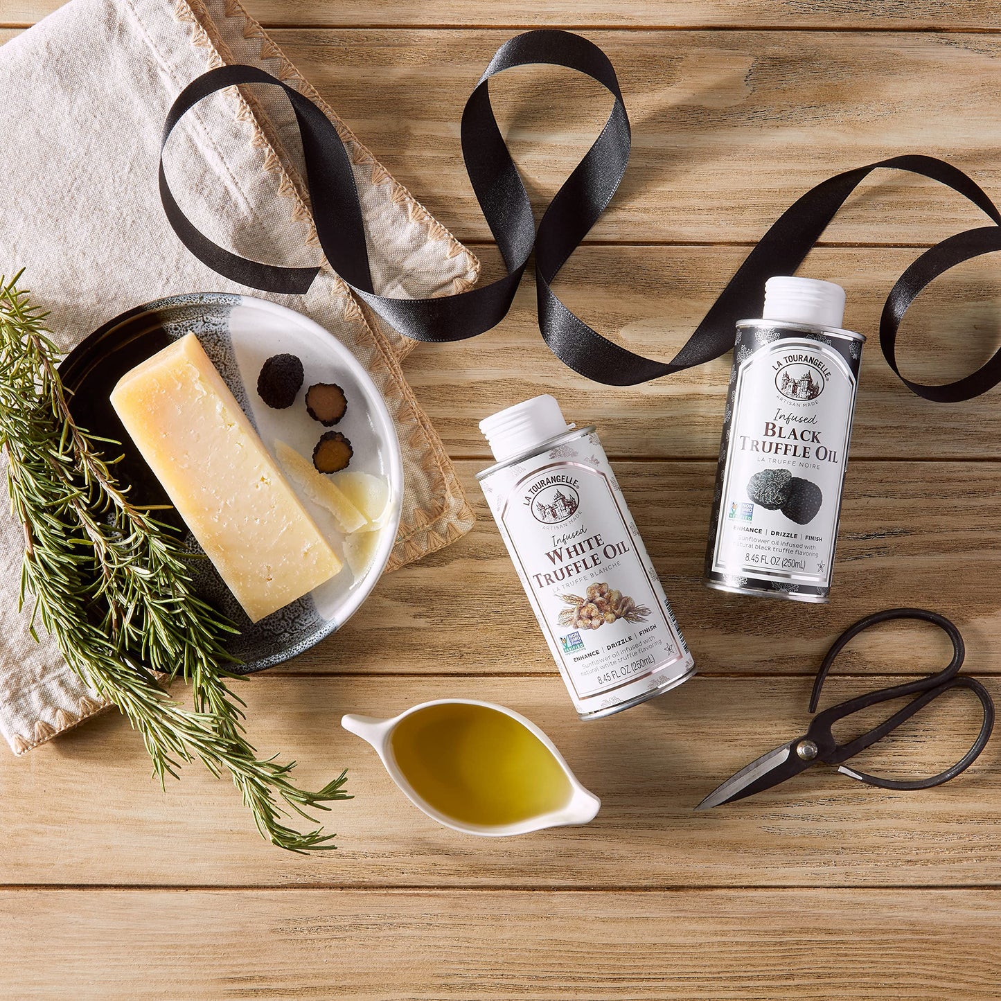 La Tourangelle, Black Truffle Oil, Complex Gourmet Earthy Flavor for Drizzling over Pasta, Popcorn, Vegetables, Potatoes, Soup and More, 8.45 Fl Oz